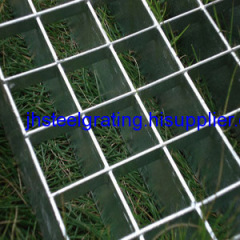 Plug grating