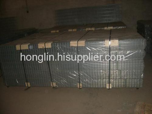 Wire mesh fence panel