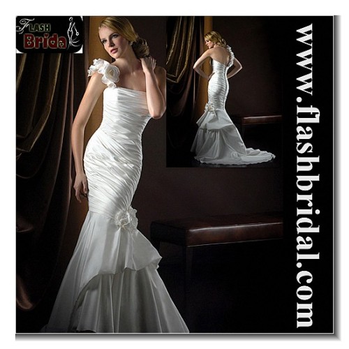 Mermaid one shoulder wedding dress gown