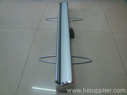 Roll up banner stand