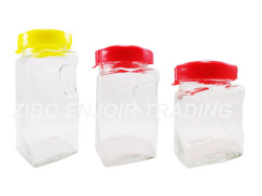 Food jar with plastic lid