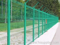 wire mesh fence