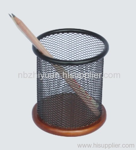 Mesh pencil cup