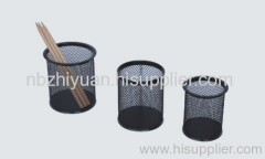 Mesh pencil holder