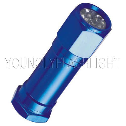 8 LEDs flashlight