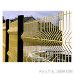 Curvy welded wire fence