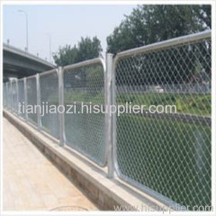 chain link mesh fence