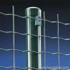 Wave wire mesh fence