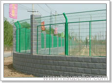 wire mesh fence