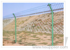 wire mesh fence