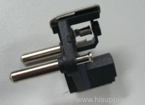 Two-pin plug insert with double earthing contact
