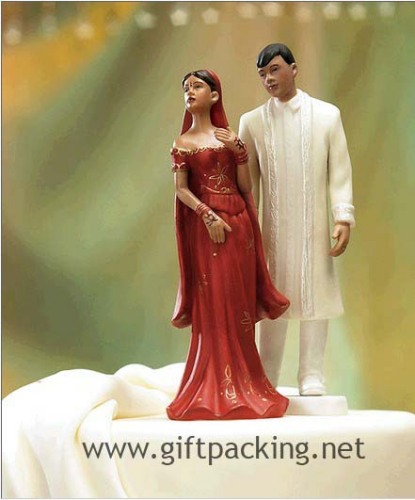 100% handwork polyresin "Love's Embrace" Cake Top