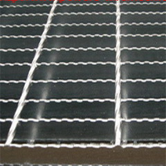 Serrated type steel grating