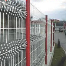 curvy welded wire fence