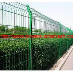 Wire mesh fence