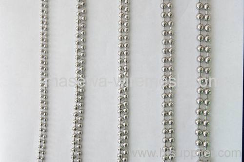 Metal bead chain link curtain