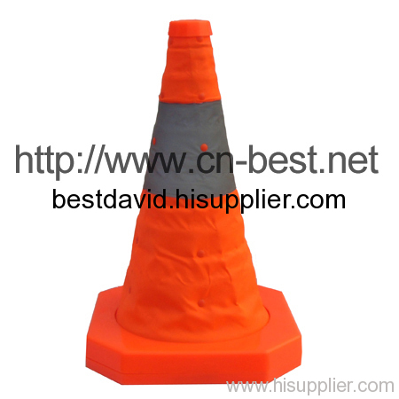Collapsible traffic cone