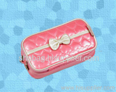 Cosmetic bag