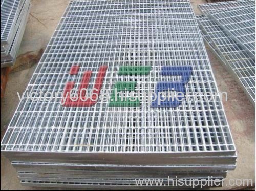 serrated style grating