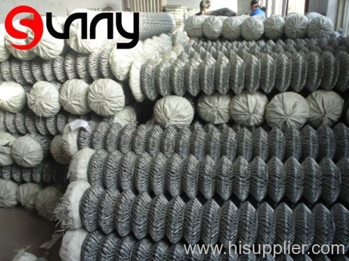 GALVANIZED DIAMOND WIRE MESH FENCE