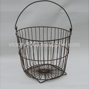 Cleaning wire baskets