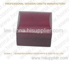 wooden jewelry packing