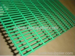 wire mesh fence