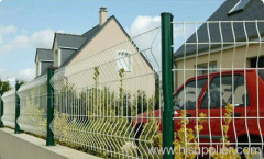 wire mesh fence