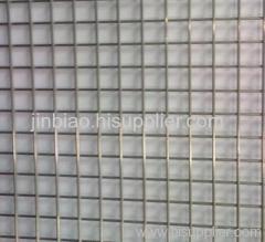 green welded wire mesh fence