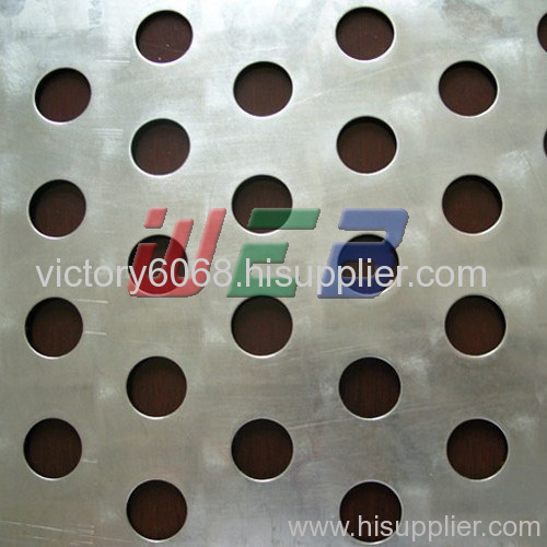 Round hole perforated meshes