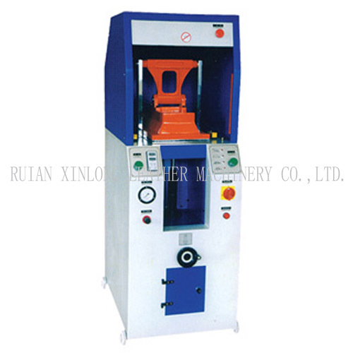 Cover type sole attaching machine