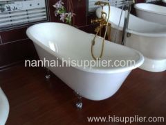 Big enameled cast iron bathtub