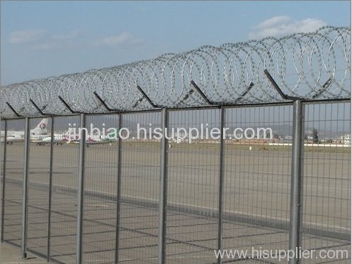 wire mesh fence