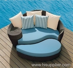 Wicker outdoor round sofa