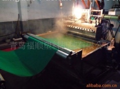 Plastic wire drawing mat production line