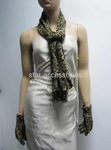 acrylic leopard scarf