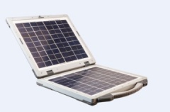 Foldable solar power box