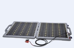 Foldable solar power box