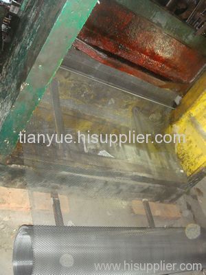 Expanded metal mesh machine