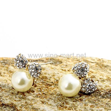 Pearl Stud Earring