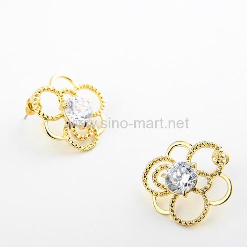 Stud flower earrings