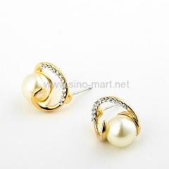 stud pearl earrings