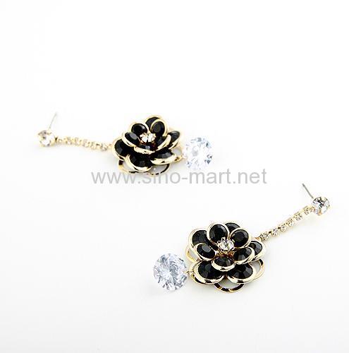 flower dangle earrings