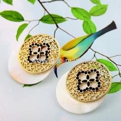 round earrings