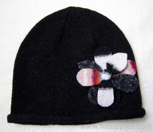 wool hat with applique