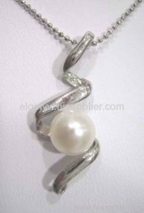 fresh water pearl pendant