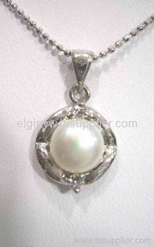 fresh water pearl pendant