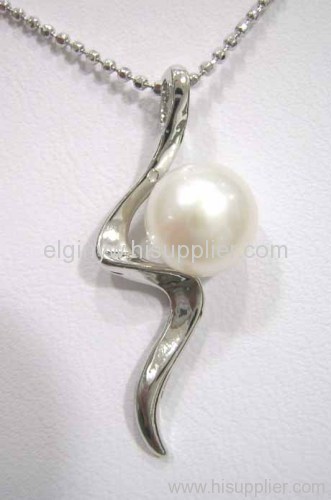 pearl pendant