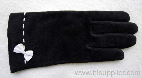 pig sueded gloves with a bowknot