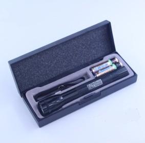 Black flashilght with gift box powered by AA battery